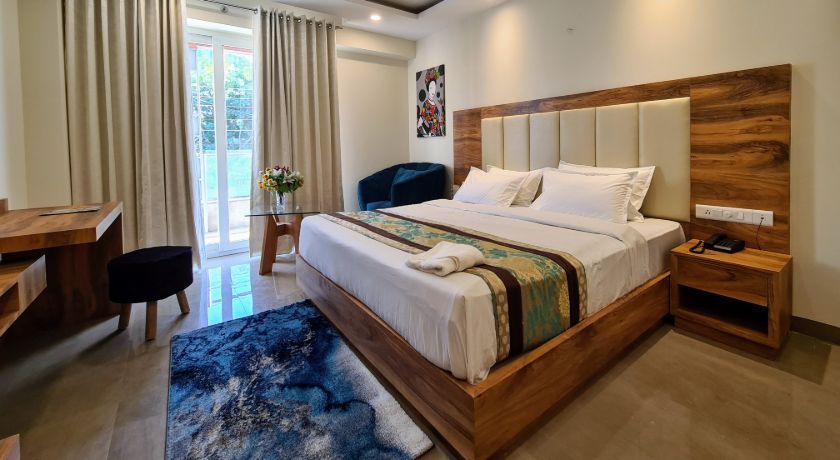 Hotel Golf View Sakura in Gurgaon