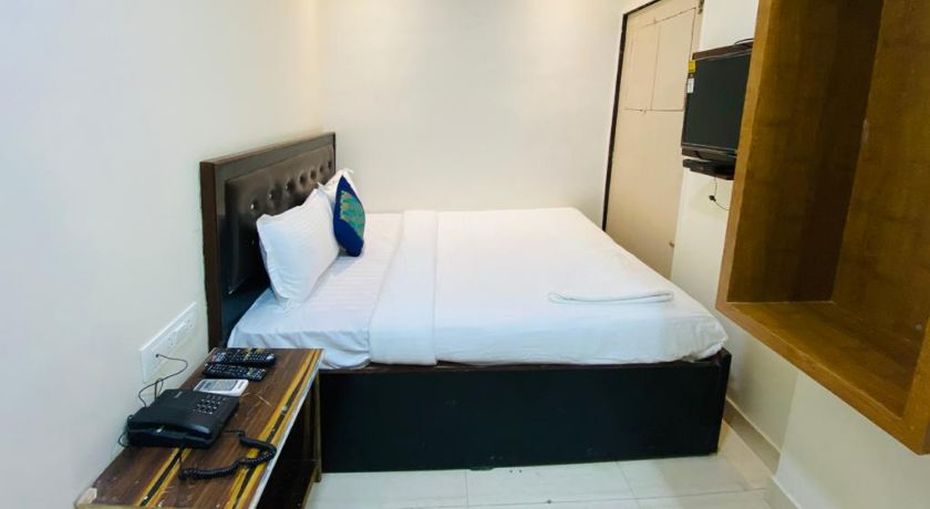 Deluxe Inn in Mumbai