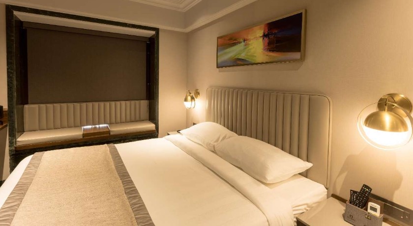 Hotel Sai Leela in Mumbai