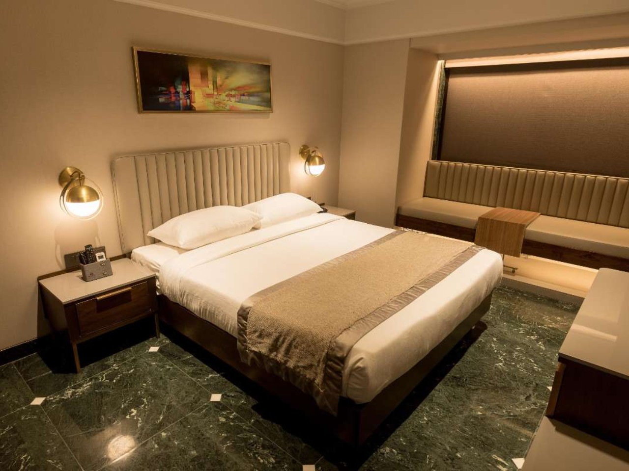 Hotel Sai Leela in Mumbai