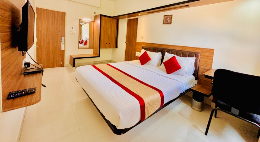 Hotel Grand Bee in Bangalore