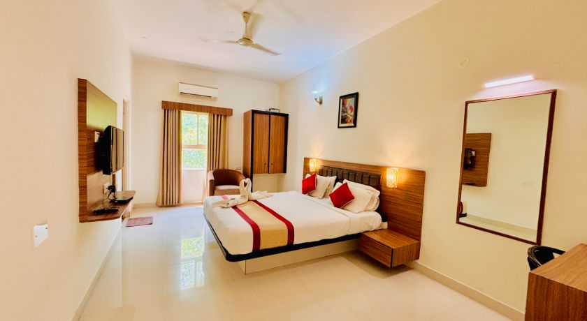 Hotel Grand Bee in Bangalore