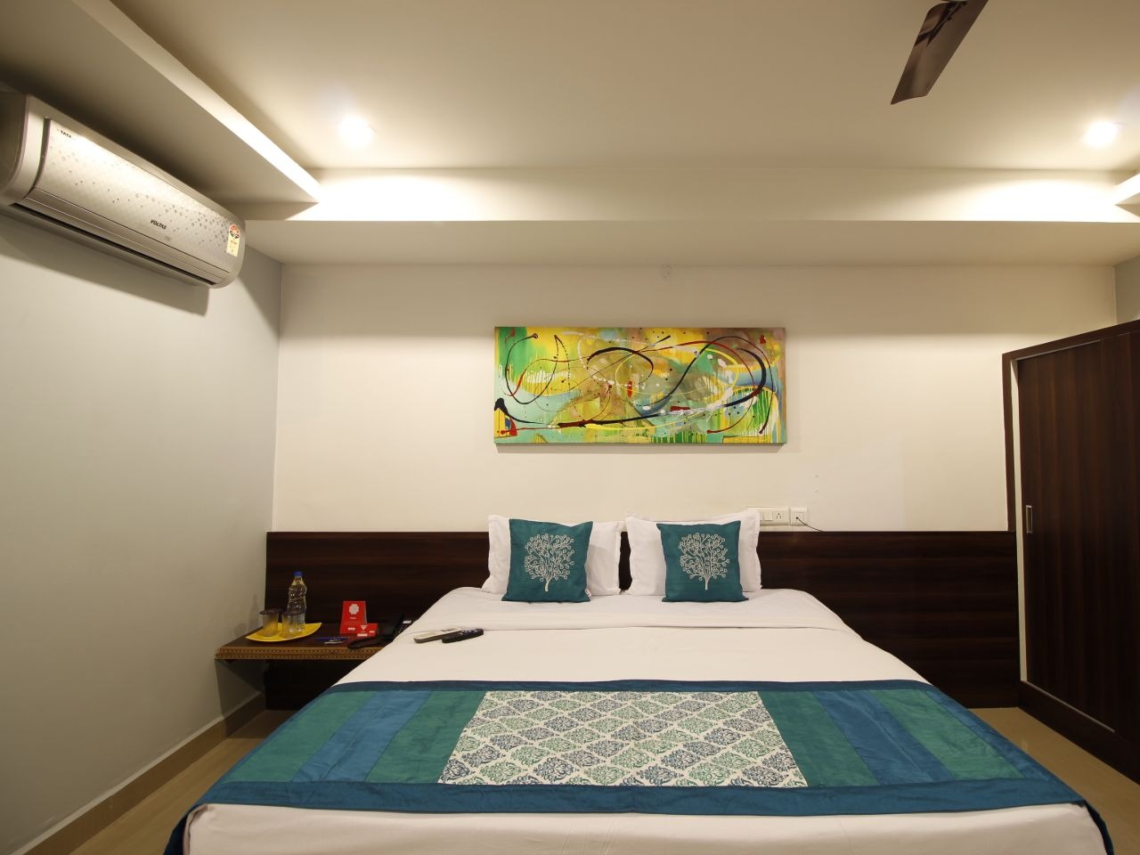 Hotel Mango Leaves in Hyderabad