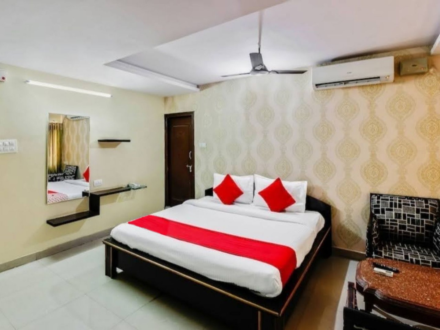 Maruthi Residency Inn in Hyderabad