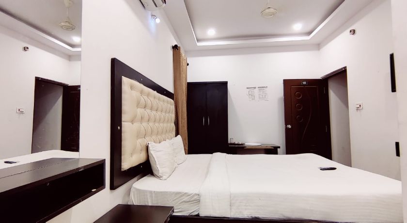 Hotel SS Grand in Hyderabad