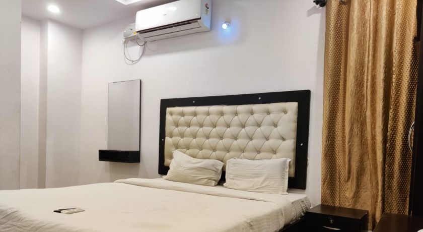 Hotel SS Grand in Hyderabad