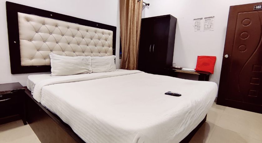 Hotel SS Grand in Hyderabad