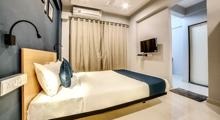 Hotel Bhumi World in Thane