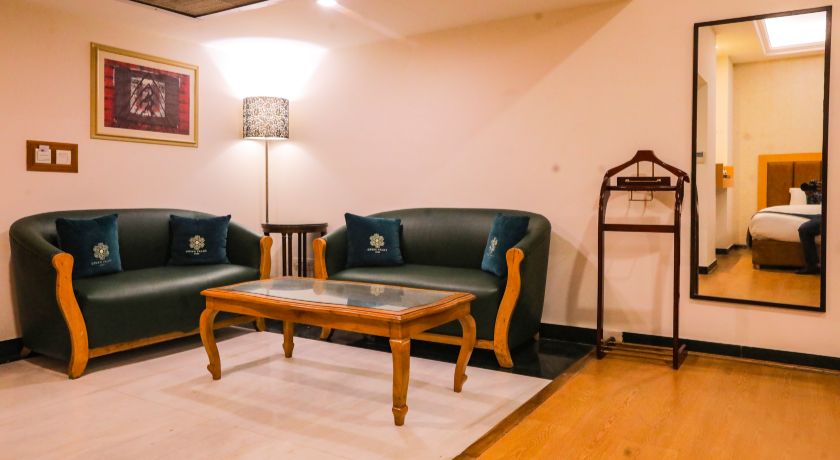 Hotel Green Palms in Ghaziabad