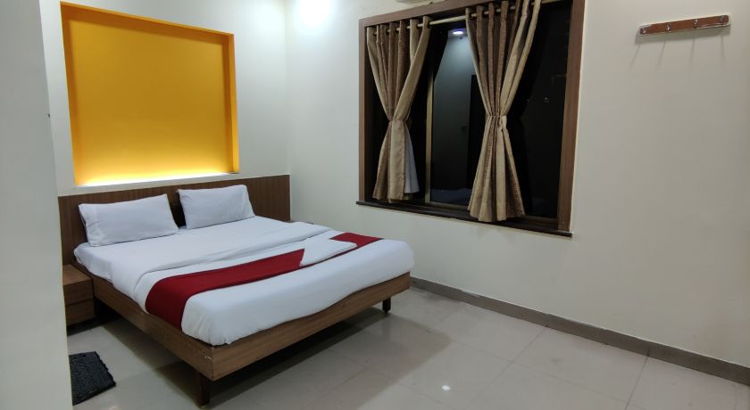 Hotel Yatri Yadgar in Navi Mumbai
