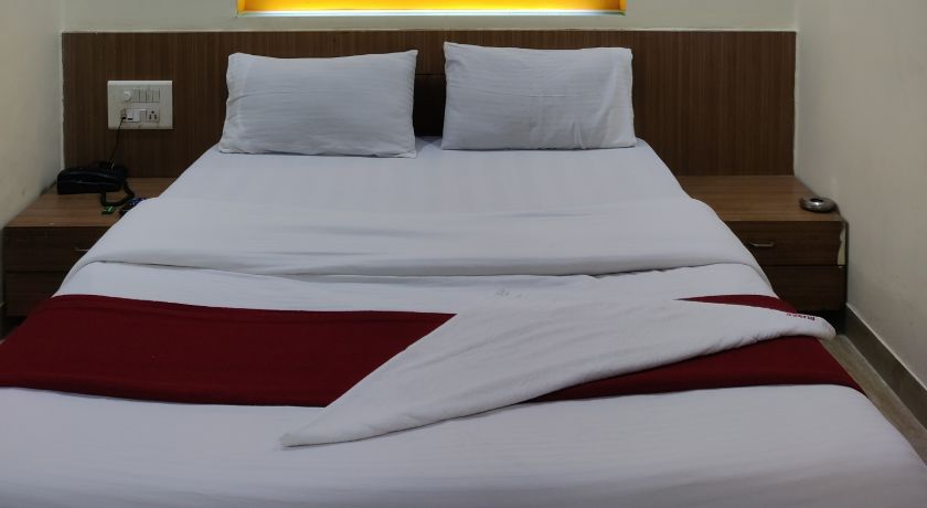 Hotel Yatri Yadgar in Navi Mumbai