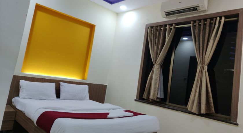 Hotel Yatri Yadgar in Navi Mumbai