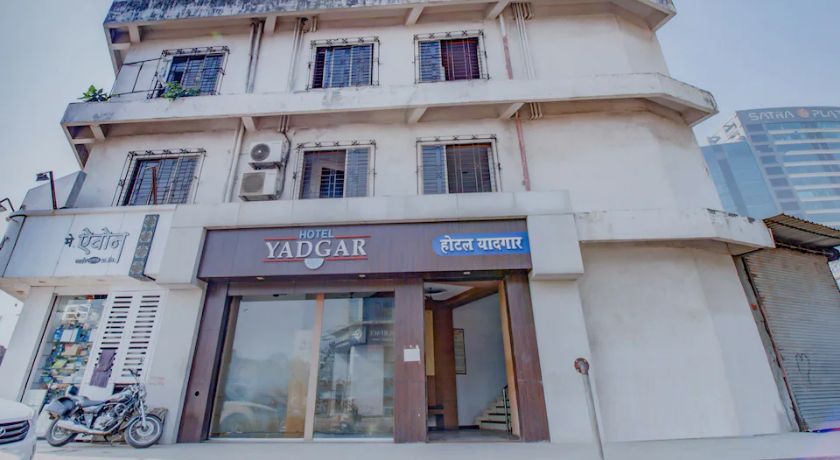 Hotel Yatri Yadgar in Navi Mumbai