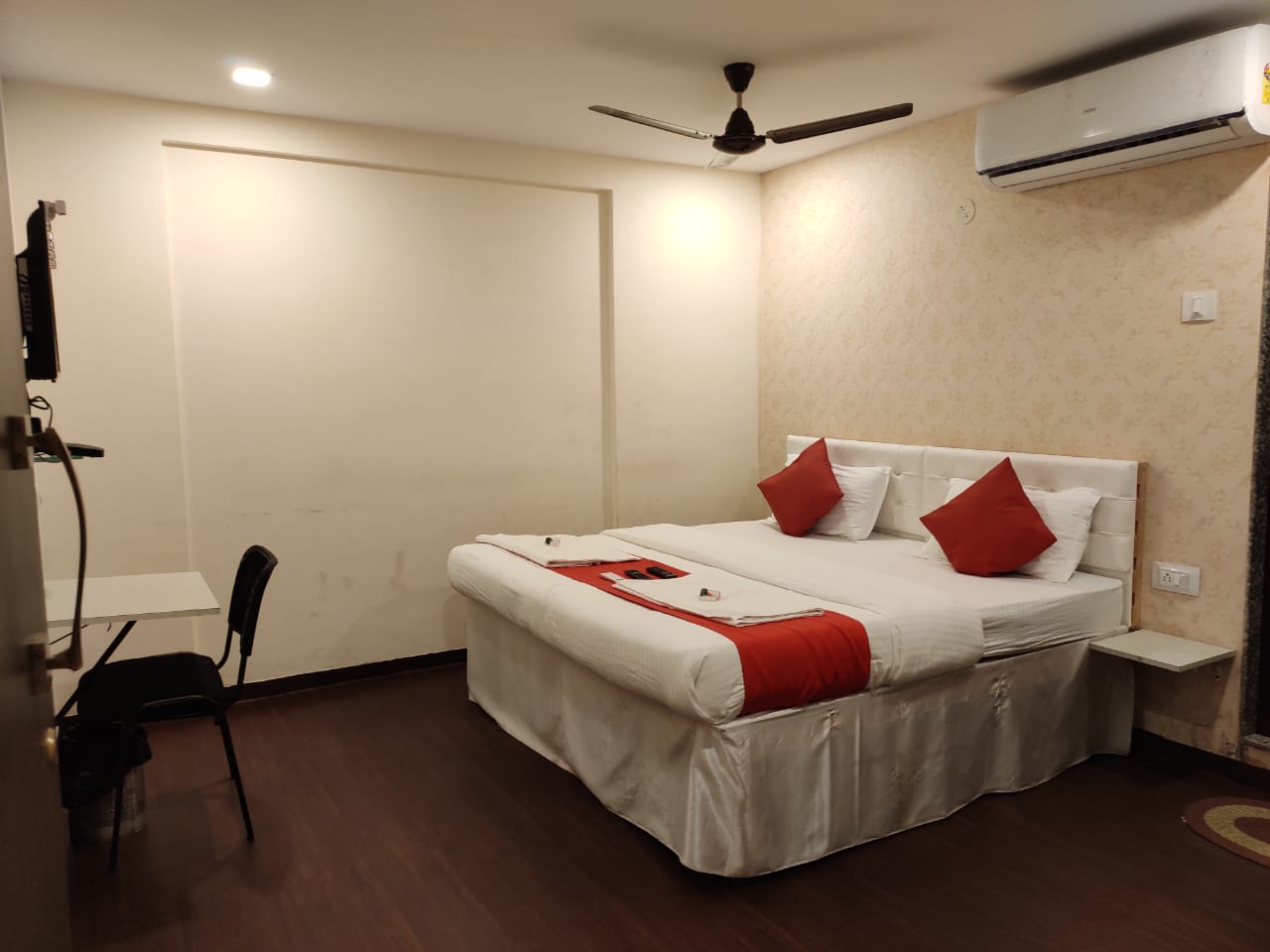 Hotel Pub Street Inn in Navi Mumbai