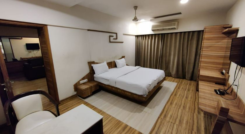 Praveen International in Thane