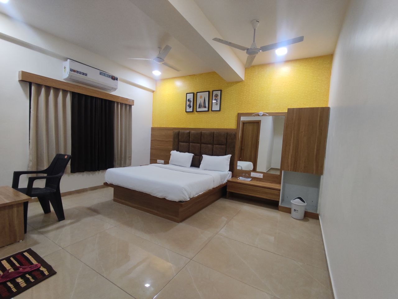 Hotel Newyork Inn in Anand