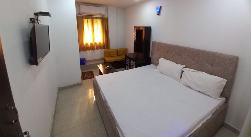 Hotel Metro Regency in Lucknow