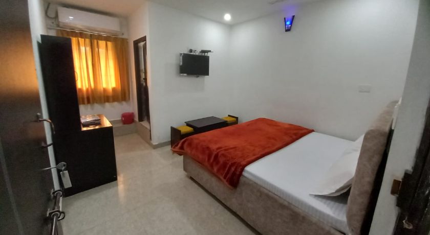 Hotel Metro Regency in Lucknow