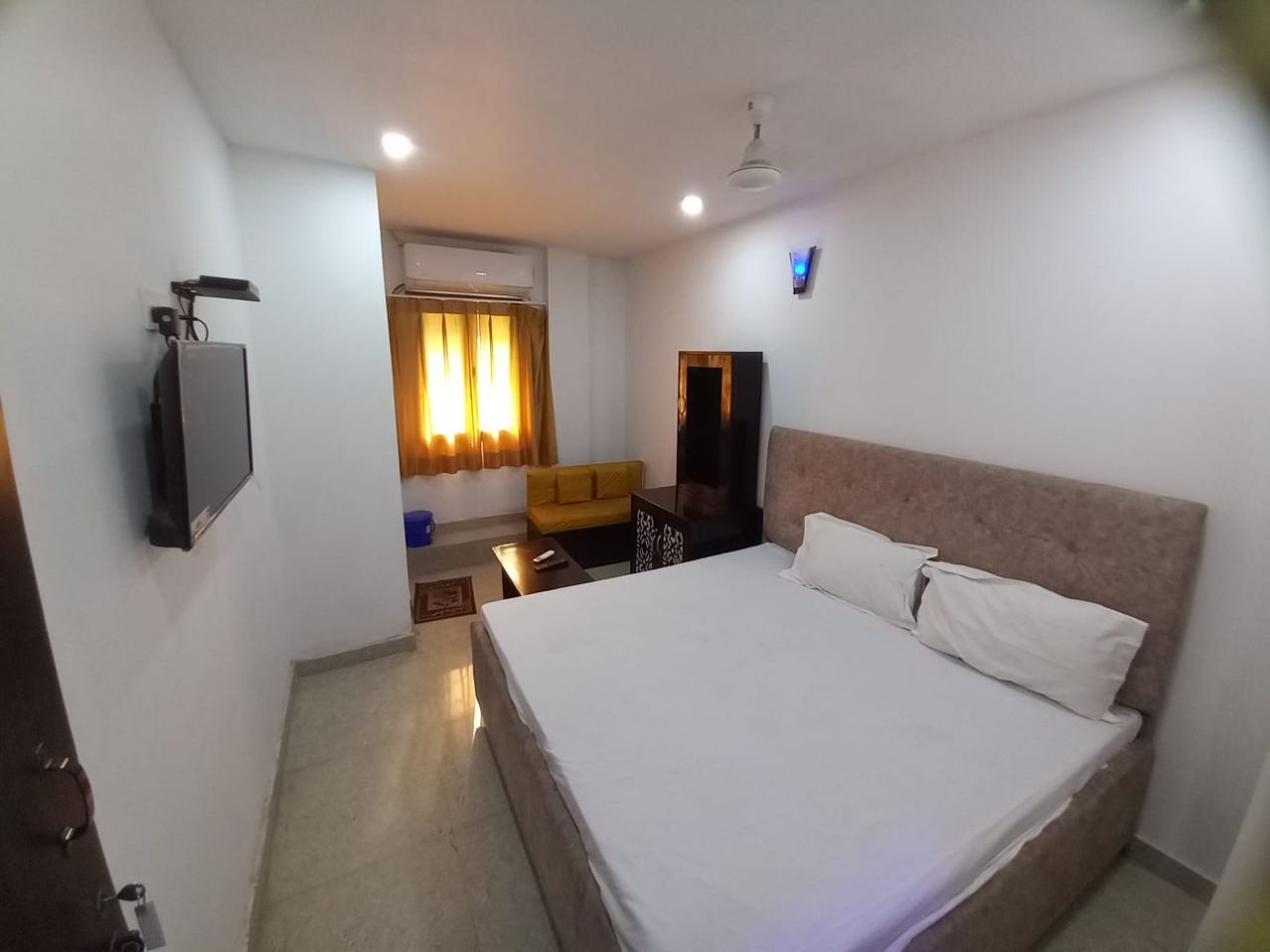 Hotel Metro Regency in Lucknow