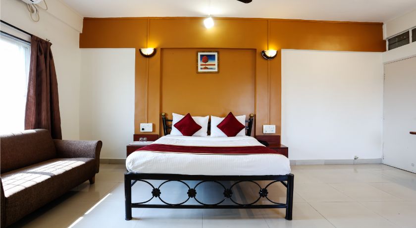 Hotel HMR Royal Inn in Pune