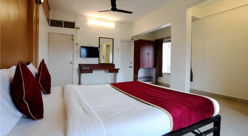 Hotel HMR Royal Inn in Pune