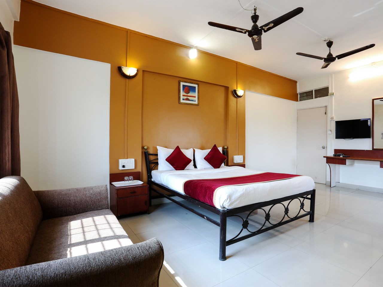 Hotel HMR Royal Inn in Pune