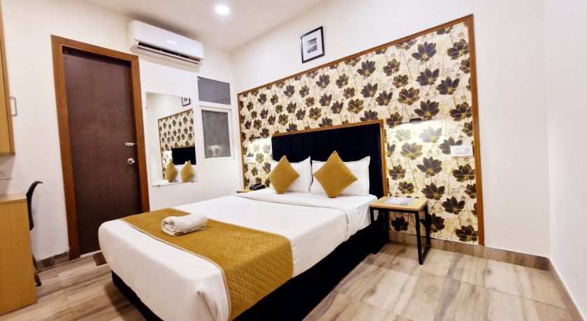 Hotel Silver Saffron Paschim Vihar in Delhi