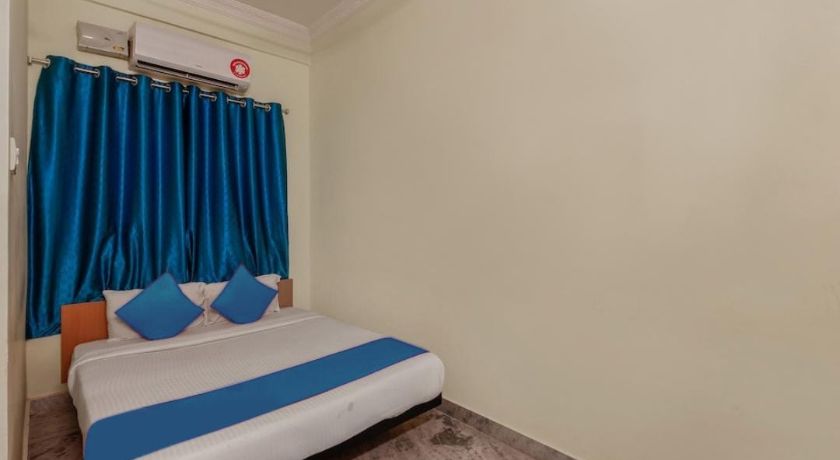 Goldhorn Hotel and Banquets in Hyderabad