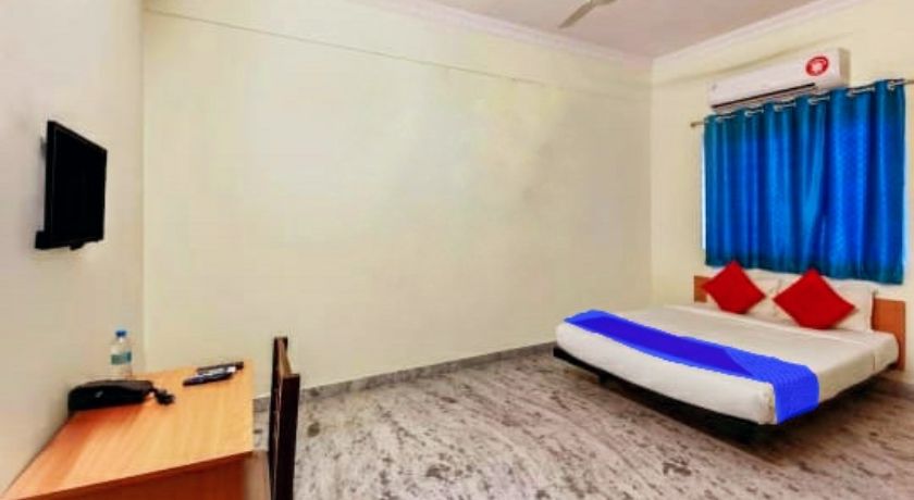 Goldhorn Hotel and Banquets in Hyderabad