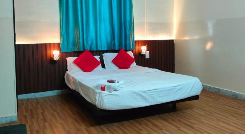 Goldhorn Hotel and Banquets in Hyderabad