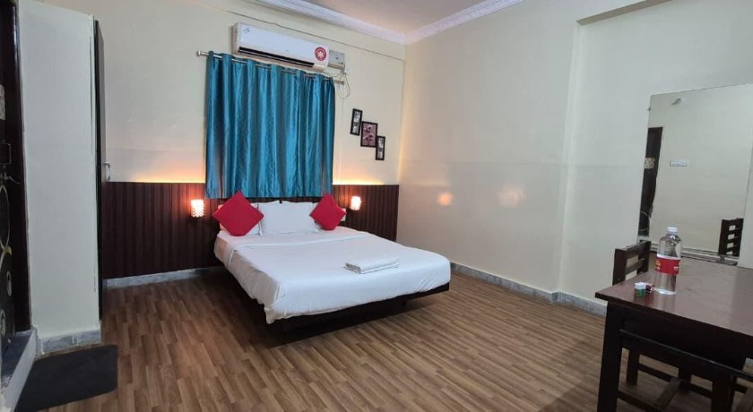 Goldhorn Hotel and Banquets in Hyderabad