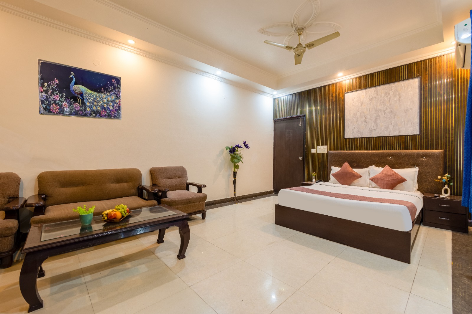 Hotel Diamond Stays By Aspl in Noida