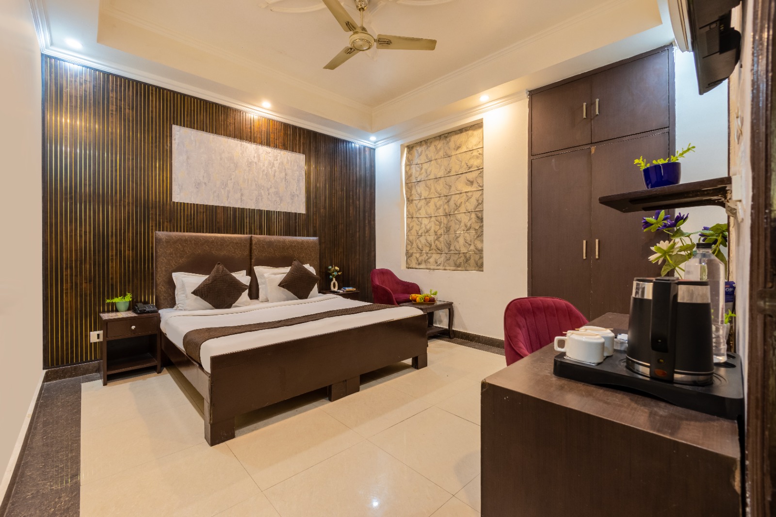Hotel Diamond Stays By Aspl in Noida