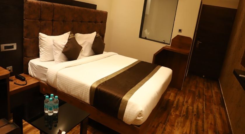 Hotel Emperio Grand in Lucknow