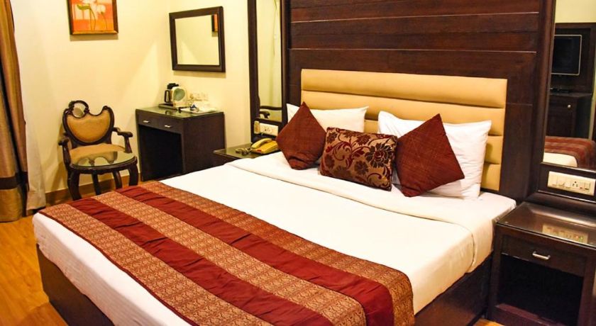 Aaron Grand in Delhi