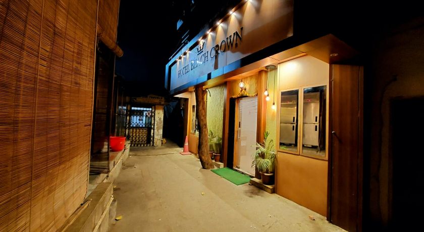 Hotel Beach Crown in Mumbai