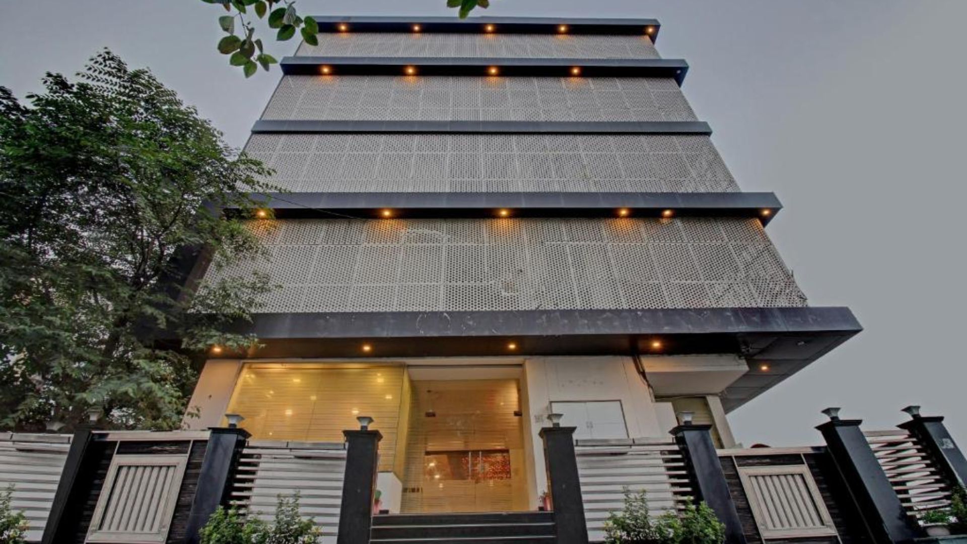 Hotel Silver Stallion in Lucknow