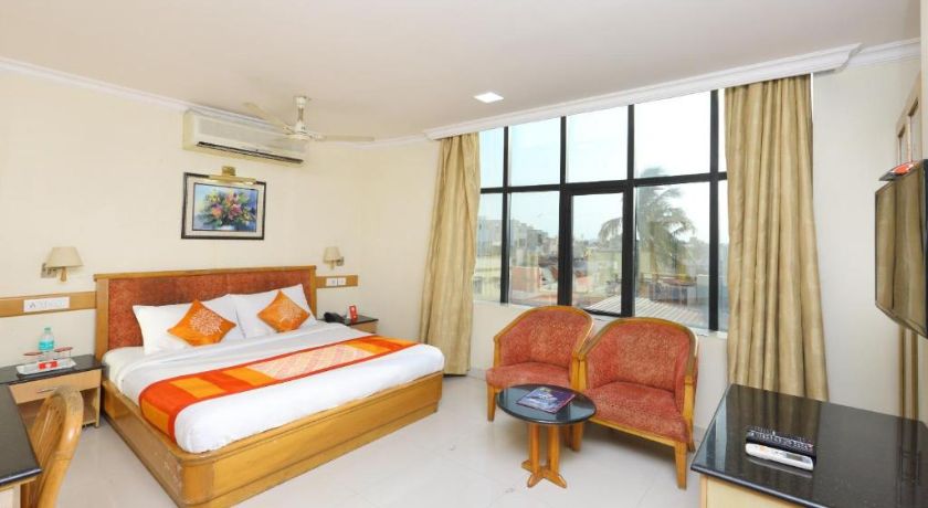 NAKSHA TREE HOTELS - MOGAPPAIR in Chennai