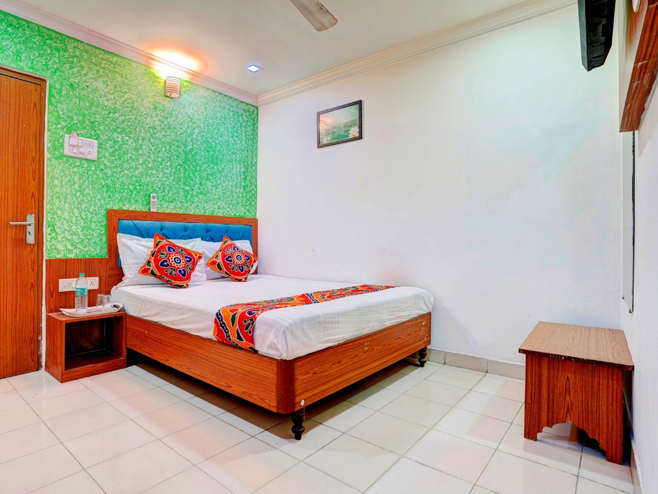 Hotel Super in Mumbai