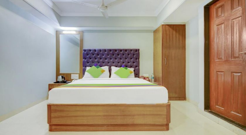 Hotel Cruz Royale International in Mumbai