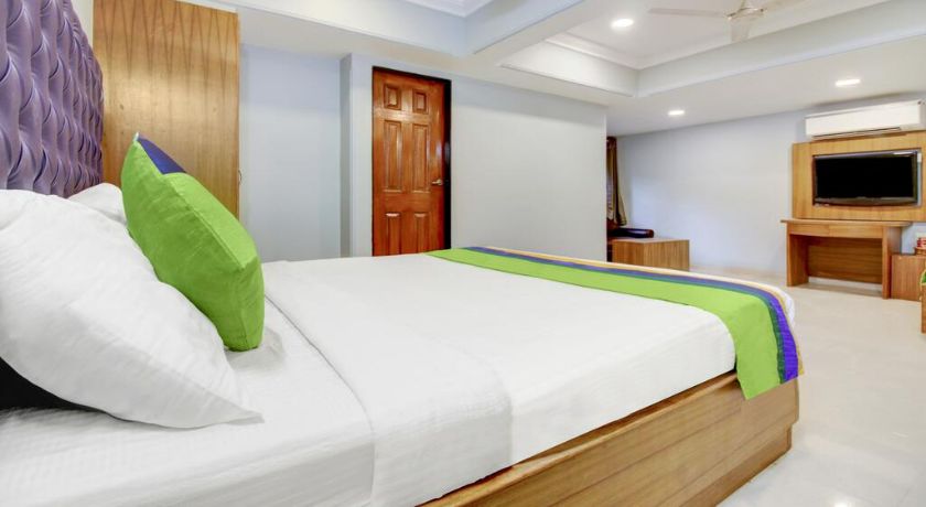 Hotel Cruz Royale International in Mumbai