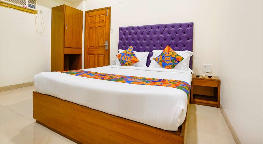 Hotel Cruz Royale International in Mumbai