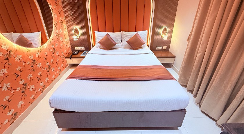 Hotel Geeta Palace in Navi Mumbai