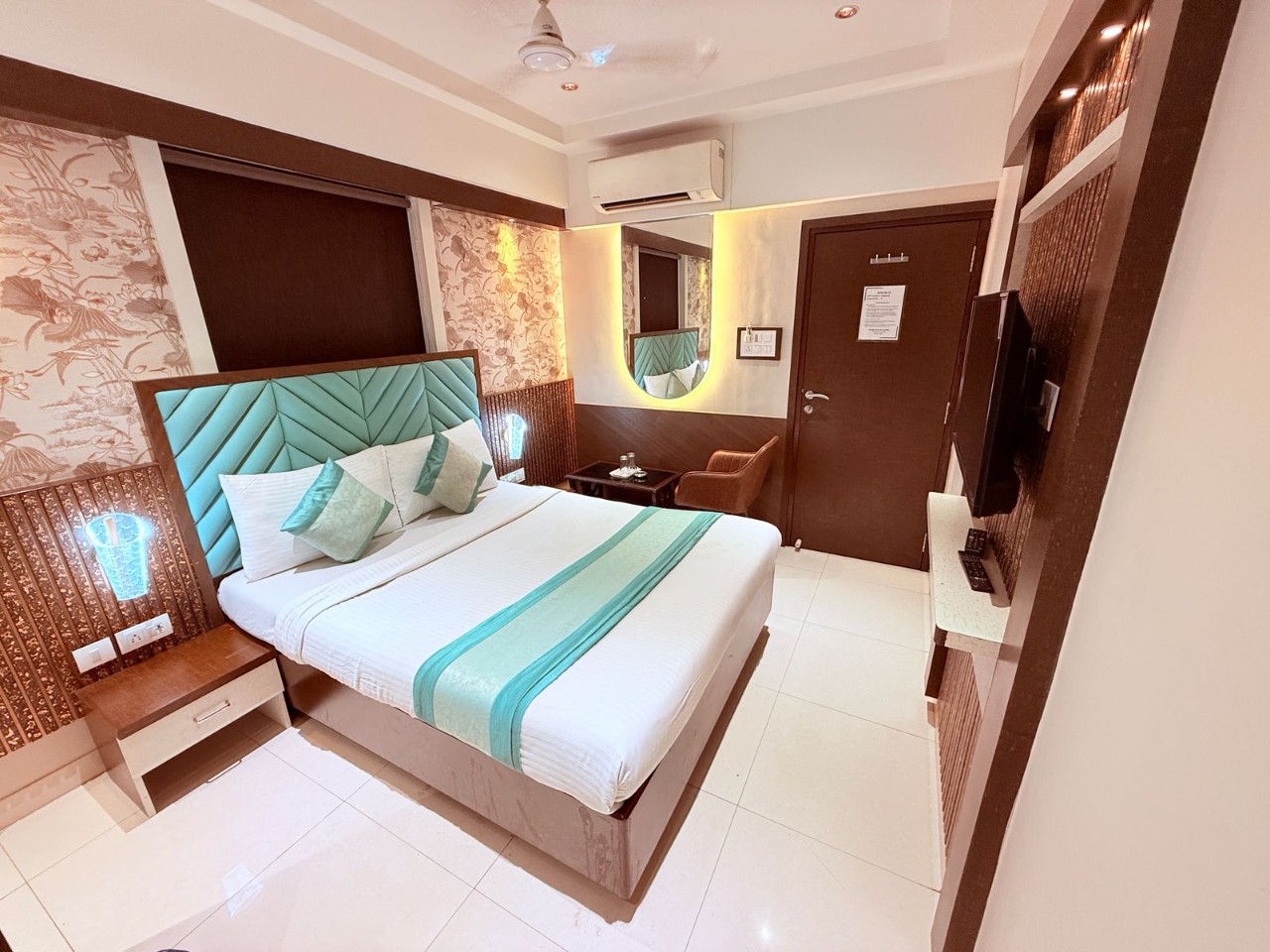 Hotel Geeta Palace in Navi Mumbai