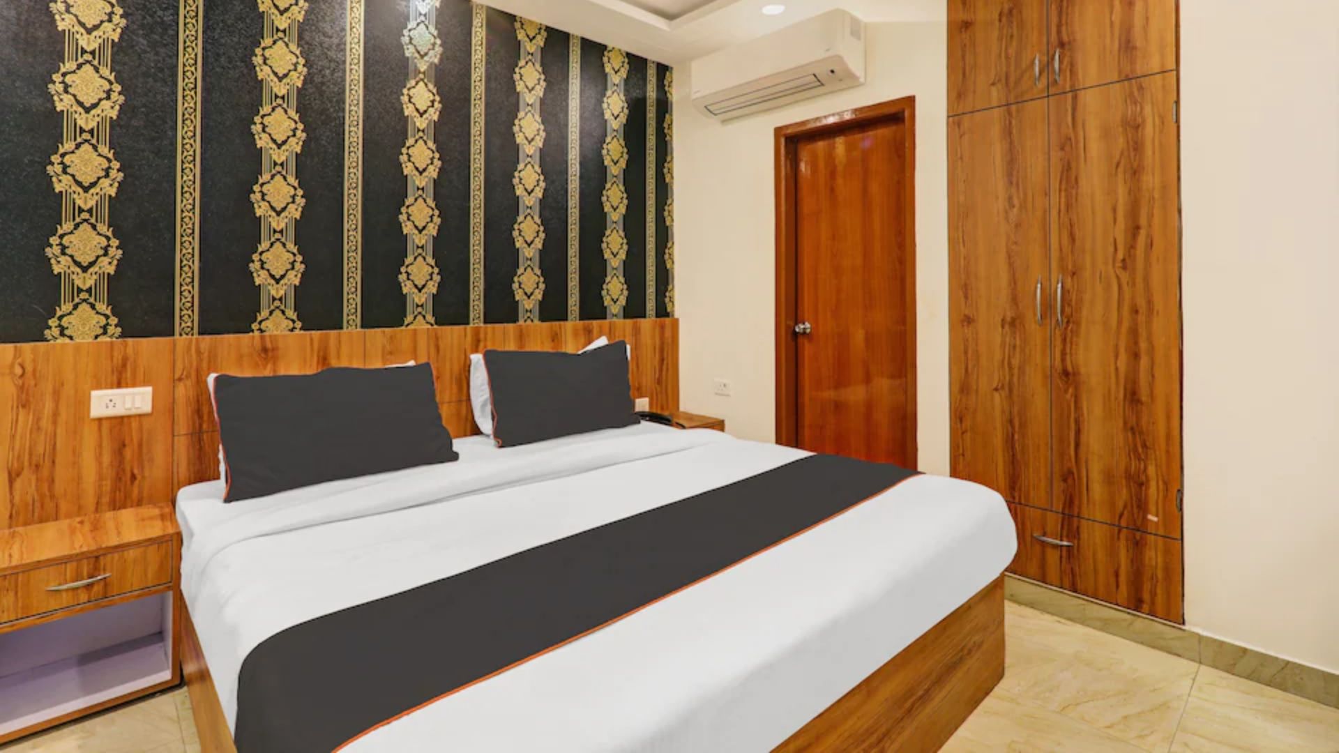 Hotel Orchid in Lucknow