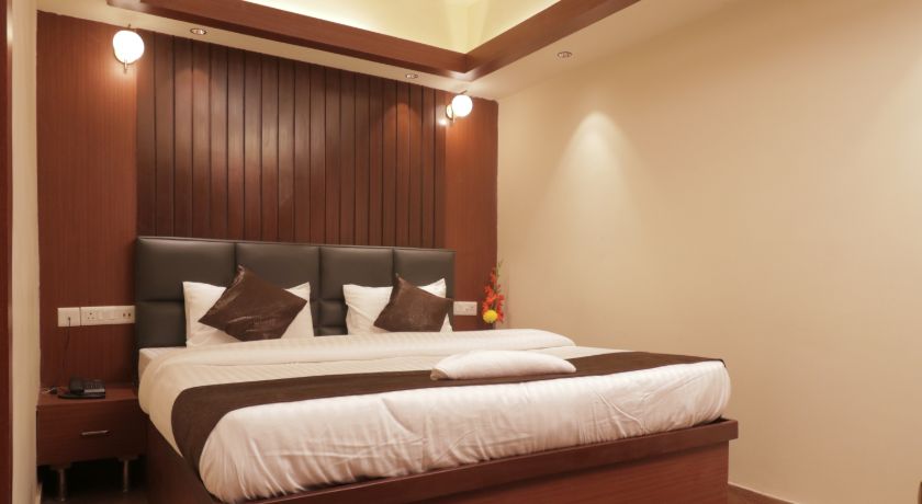 The Lake Hotel in Kolkata