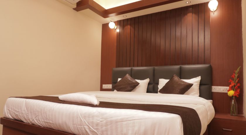 The Lake Hotel in Kolkata