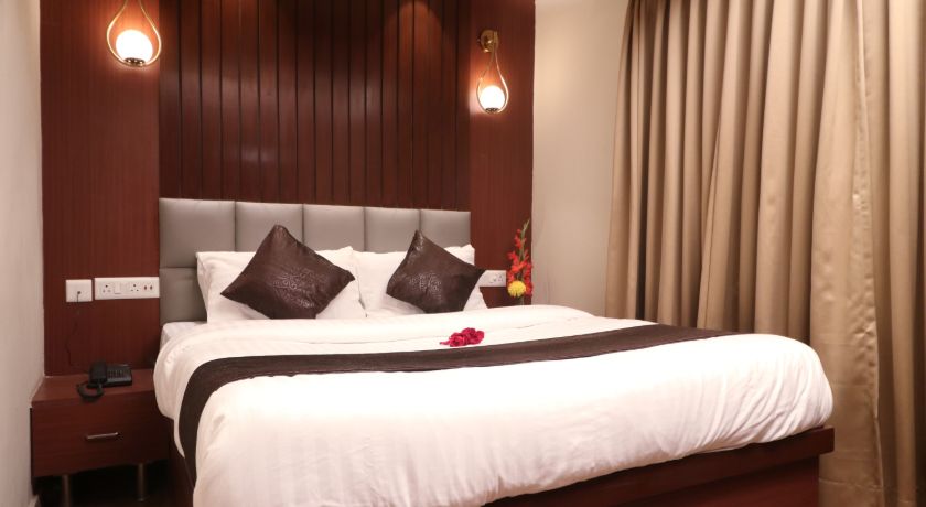 The Lake Hotel in Kolkata