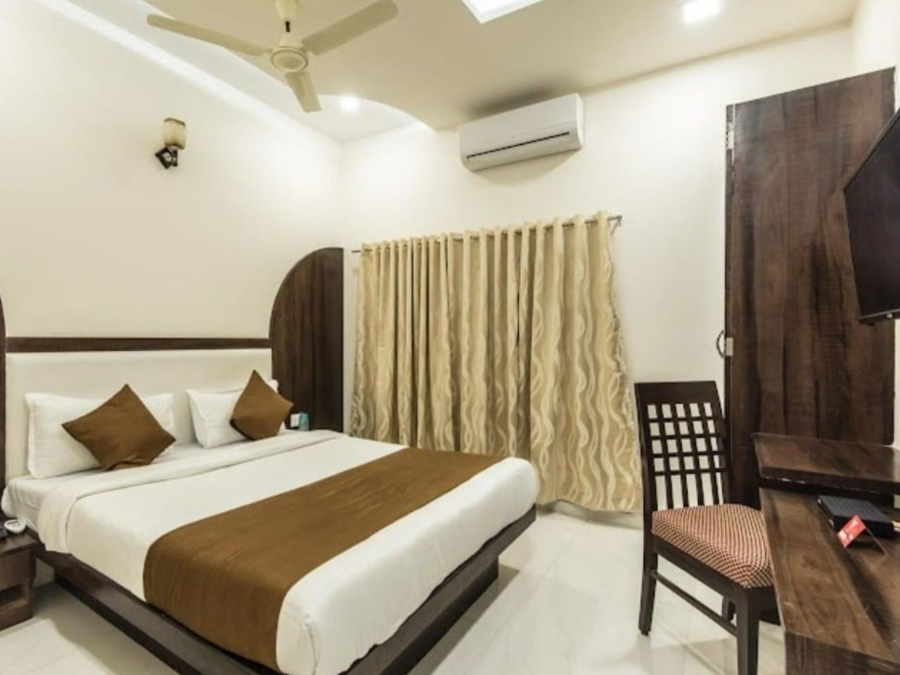 Hotel Venture Grand in Mumbai