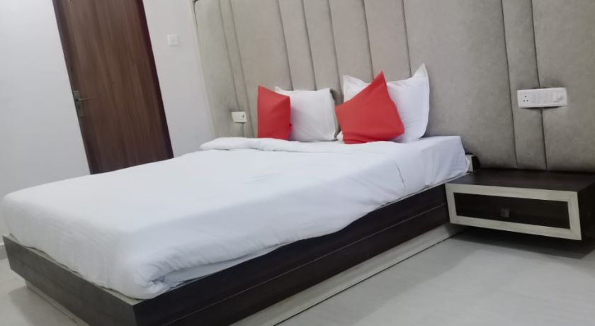 Hotel Crown Plaza Malviya Nagar in Jaipur